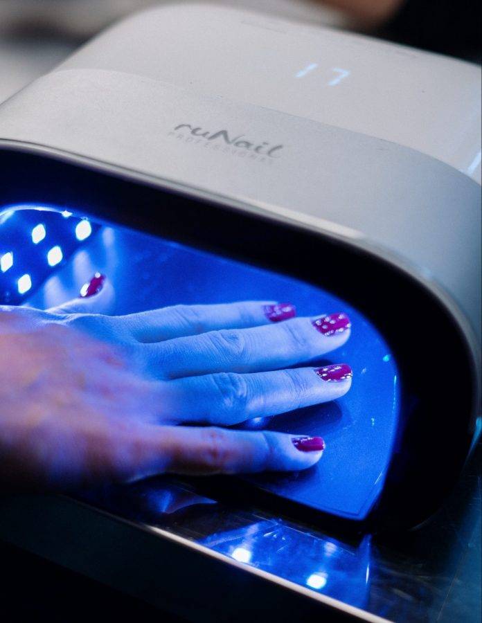 malowanie-paznokci-w-ciazy